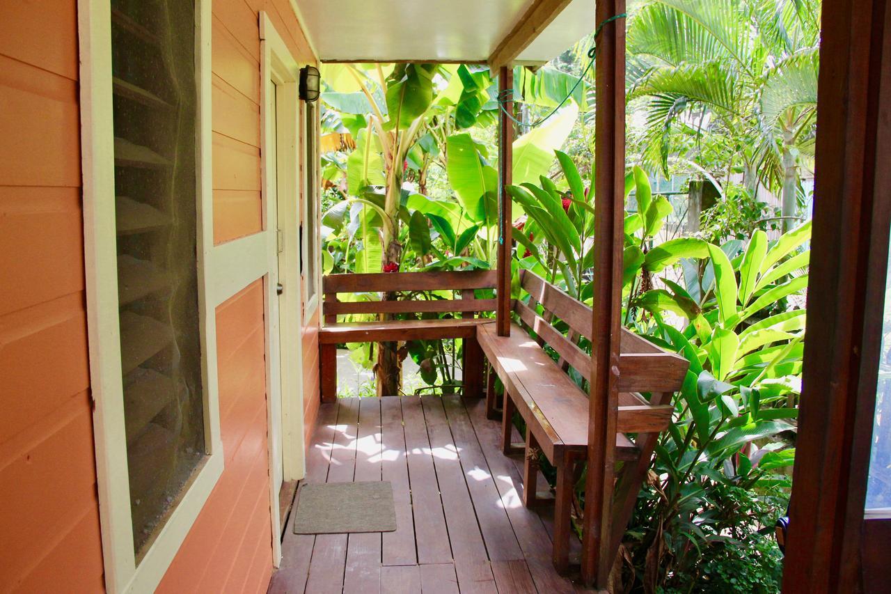 Roatan Backpackers' Hostel Sandy Bay Ngoại thất bức ảnh